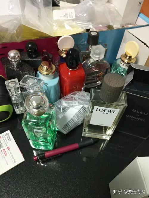 假分装香水吃瓜