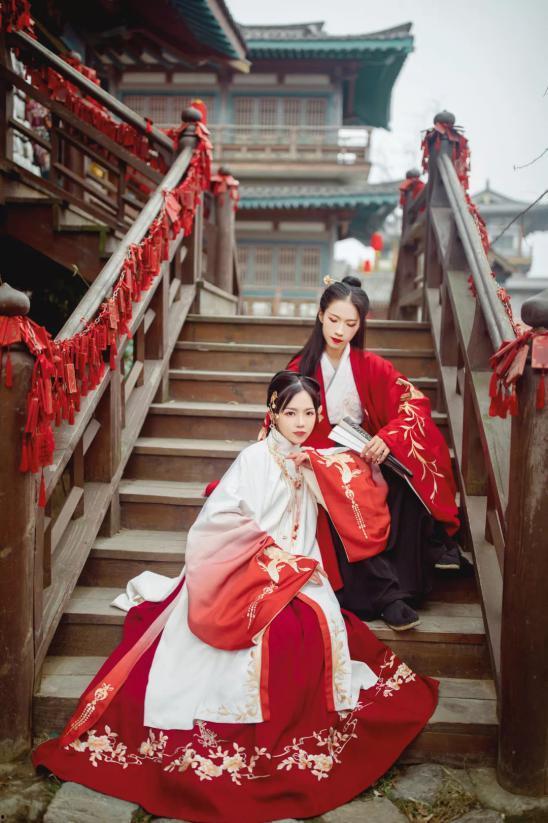 汉尚华莲吃瓜,吃瓜群众的狂欢盛宴