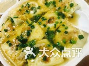 东凤镇吃瓜,瓜香四溢，品味夏日风情